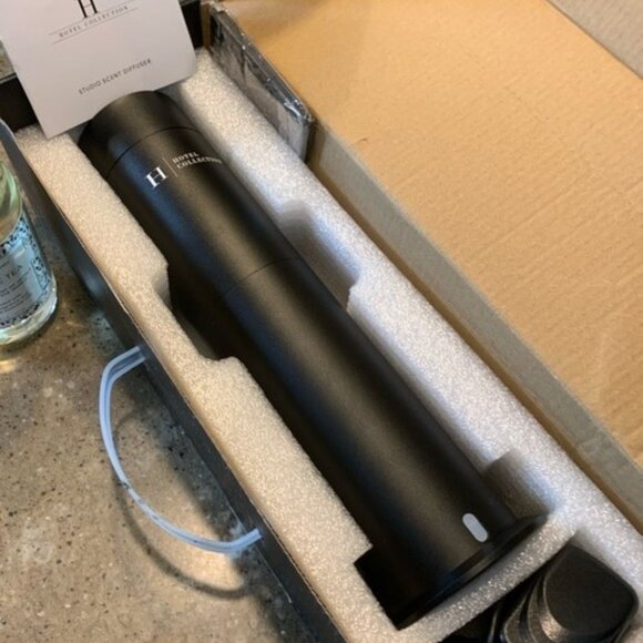 Hotel collection diffuser works great with box, remote and instructions - Picture 2 of 6